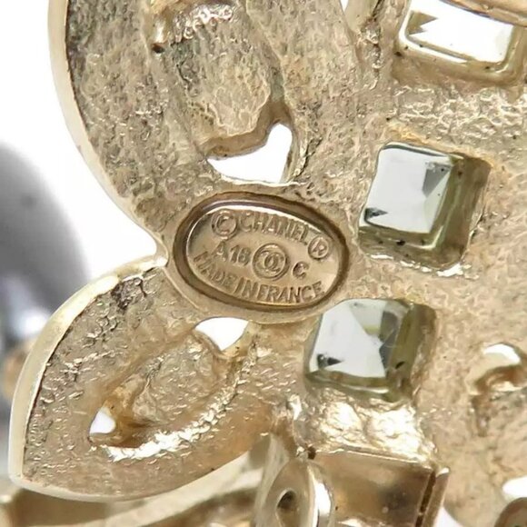 Auth CHANEL CC Logo Clip on Earrings Gold/Dark Gray Metal/Faux Pearl - Picture 5 of 15